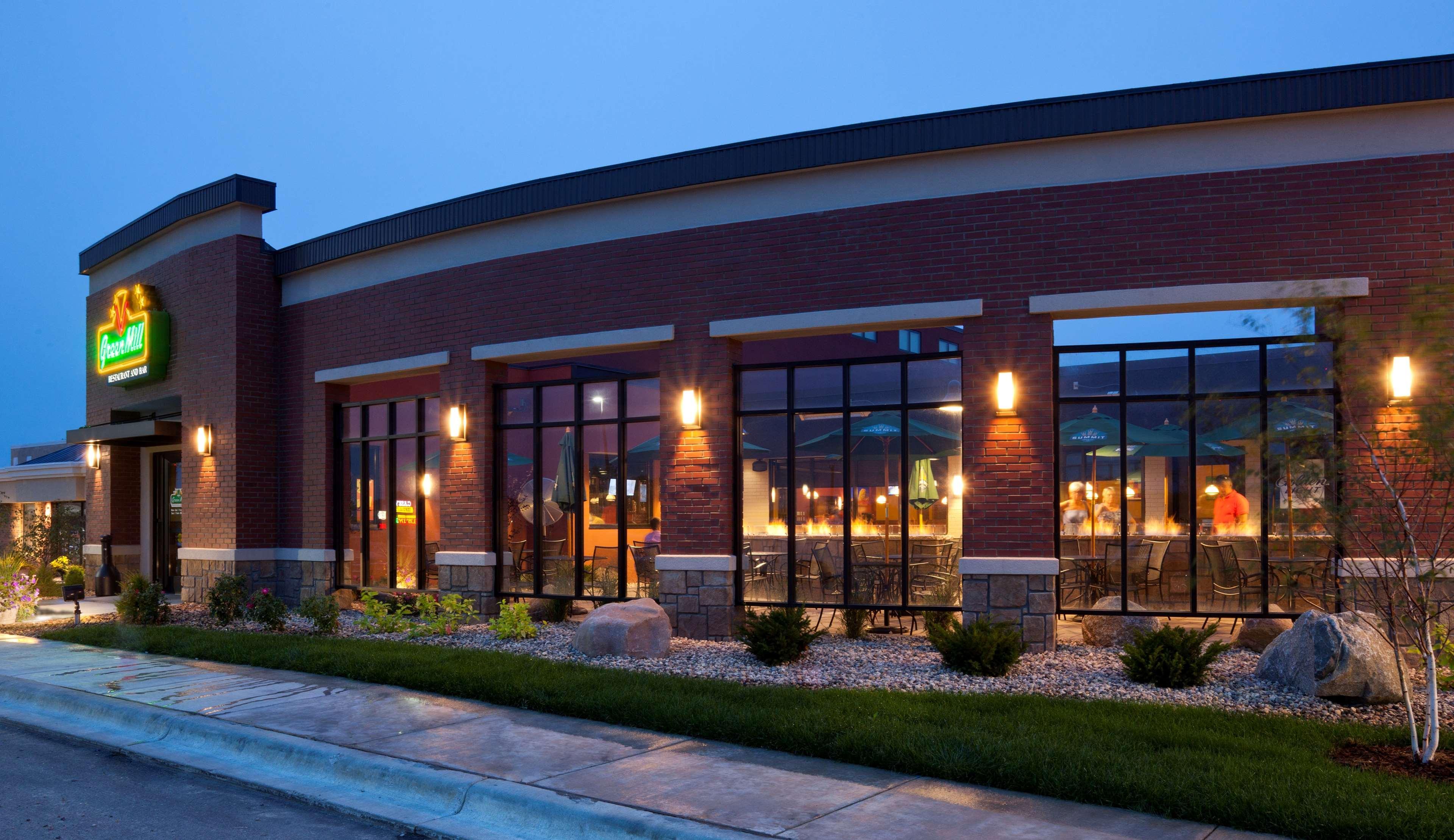 Best Western Plus Willmar Esterno foto