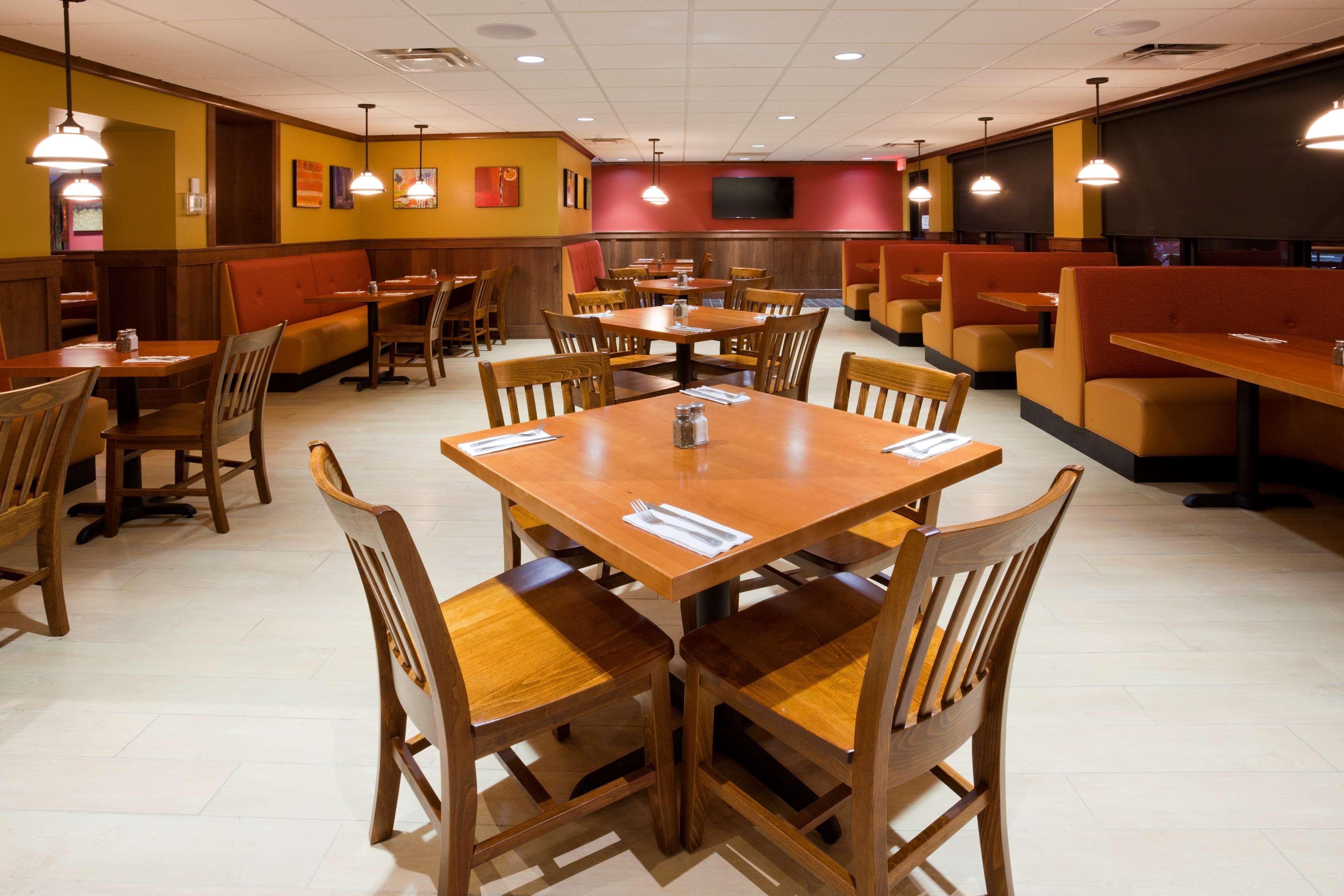 Best Western Plus Willmar Esterno foto