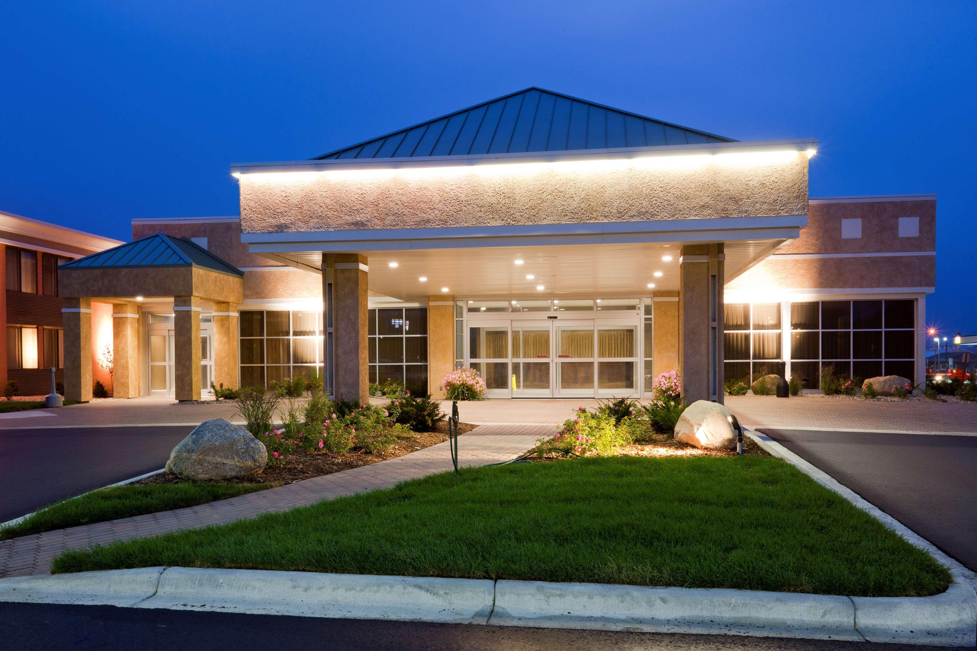 Best Western Plus Willmar Esterno foto