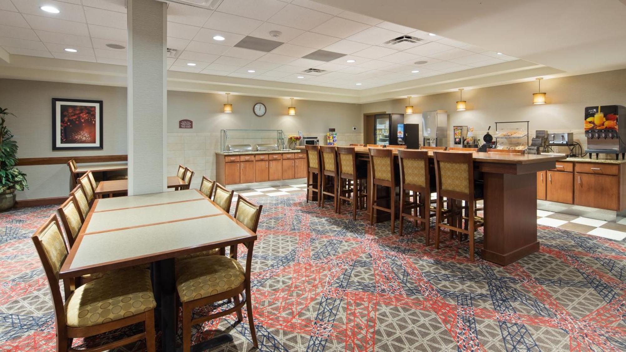 Best Western Plus Willmar Esterno foto